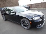 2023 Chrysler 300 Touring AWD Front 3/4 View