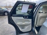 2020 Volvo XC60 T5 Momentum Door Panel