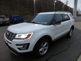 2017 Ford Explorer XLT 4WD Front 3/4 View