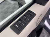 2023 Land Rover Discovery P360 S R-Dynamic Door Panel