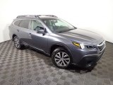 2020 Subaru Outback 2.5i Premium Front 3/4 View