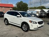 2016 Volvo XC60 T5 AWD Front 3/4 View