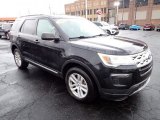 2018 Ford Explorer XLT 4WD Front 3/4 View