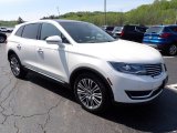 2016 Lincoln MKX Reserve AWD Front 3/4 View