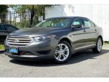 2018 Ford Taurus SE Front 3/4 View