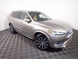 2022 Volvo XC90 T6 AWD Inscription Front 3/4 View