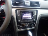 2018 Volkswagen Passat S Controls