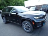 2023 Jeep Grand Cherokee Trailhawk 4XE Front 3/4 View