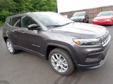 2023 Jeep Compass Latitude Lux 4x4 Front 3/4 View