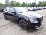 2023 Chrysler 300 Touring L AWD Front 3/4 View