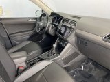 2019 Volkswagen Tiguan SE Dashboard