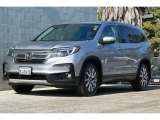 2020 Honda Pilot EX-L Front 3/4 View