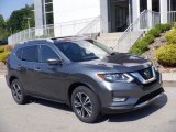 2019 Nissan Rogue SV AWD Front 3/4 View