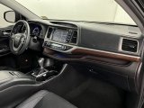 2016 Toyota Highlander Limited Dashboard