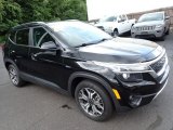 2021 Kia Seltos EX AWD Front 3/4 View
