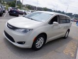 2020 Chrysler Pacifica Touring Front 3/4 View