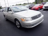 2004 Toyota Avalon XLS Front 3/4 View