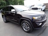 2020 Jeep Grand Cherokee Limited 4x4 Front 3/4 View