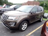 2016 Ford Explorer XLT Front 3/4 View