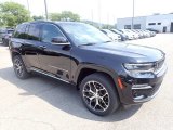 2023 Jeep Grand Cherokee Summit Reserve 4WD Front 3/4 View