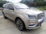 2020 Lincoln Navigator L Reserve 4x4 Front 3/4 View