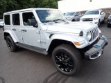 2024 Jeep Wrangler 4-Door Sahara 4xe Hybrid Front 3/4 View