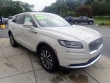 2022 Lincoln Nautilus Standard AWD Front 3/4 View