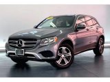 2017 Mercedes-Benz GLC 300 Front 3/4 View