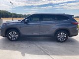 2022 Magnetic Gray Metallic Toyota Highlander XLE #146605829