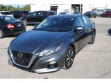 2020 Nissan Altima SL AWD Front 3/4 View