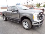 2023 Ford F250 Super Duty XLT Crew Cab 4x4 Front 3/4 View