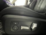 2022 BMW X7 xDrive40i Front Seat