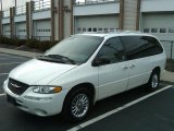 2000 Chrysler Town & Country Bright White