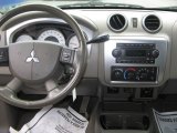 2006 Mitsubishi Raider DuroCross Extended Cab 4x4 Dashboard
