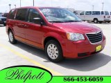 2008 Inferno Red Crystal Pearlcoat Chrysler Town & Country LX #15517933