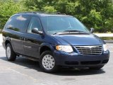 2006 Midnight Blue Pearl Chrysler Town & Country LX #15692028