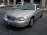 2006 Silver Birch Metallic Lincoln Town Car Signature Limited #16104950