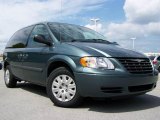 2007 Magnesium Pearl Chrysler Town & Country  #16319133
