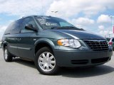 2007 Magnesium Pearl Chrysler Town & Country Touring #16319130