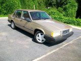 Volvo 740 1990 Data, Info and Specs