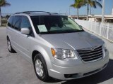 2008 Bright Silver Metallic Chrysler Town & Country Touring Signature Series #1644779