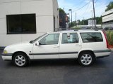 White Volvo V70 in 2000