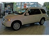 2009 Winter White Saab 9-7X 4.2i AWD #16750945