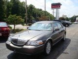 2004 Charcoal Grey Metallic Lincoln Town Car Signature #17045144