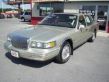 1997 Light Prairie Tan Metallic Lincoln Town Car Signature #17315738