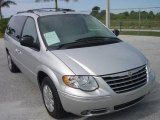 2007 Bright Silver Metallic Chrysler Town & Country Limited #17397168