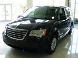 2009 Brilliant Black Crystal Pearl Chrysler Town & Country LX #17406816