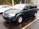 2009 Melbourne Green Pearl Chrysler Town & Country LX #17687200