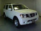 2006 Avalanche White Nissan Pathfinder SE 4x4 #17745907