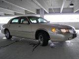 2000 Ivory Parchment Pearl Tri Coat Lincoln Town Car Cartier #17969651